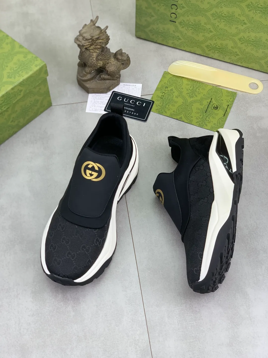 Men's Men's Shoes P440 💰[New Style] 🆘 The latest model from Gucci's official website🎁Classic casual and fashionable men's shoes👟Hot style💥The style is simple and elegant, exclusive for trendy men. Unique official website latest brand elements👑Gucci original decoration, fashionable and generous, the fabric is made of original soft calfskin➕Comfortable soft sheepskin lining ✅The official website specifies wear-resistant foam outsole_full of elasticity, classic model taken in real life🎬Color: 2️⃣colors optional😍Number: 38-44